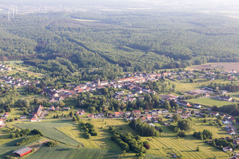 Vue aérienne de Siltzheim dans le département Bas Rhin, France