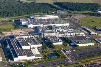 Photographie aérienne de Zone industrielle et commerciale avec Toussaint Sarl et Renz Sàrl à Woustviller dans le département Moselle, France