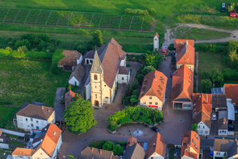 Photographie aérienne de Église paroissiale catholique Saint-Léon-le-Grand à le quartier Rödersheim in Rödersheim-Gronau dans le département Rhénanie-Palatinat, Allemagne