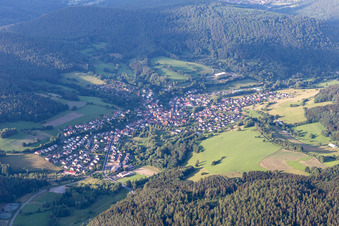 Vue aérienne de Kirchzell dans le département Bavière, Allemagne