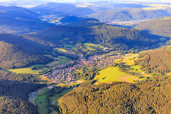 Vue aérienne de Vue de la ville depuis le sud-ouest à Kirchzell dans le département Bavière, Allemagne
