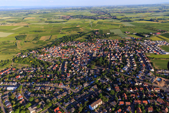 Vue aérienne de Vue du nord à Zornheim dans le département Rhénanie-Palatinat, Allemagne