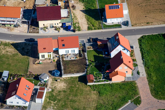 À l'Anhaide à le quartier Schaidt in Wörth am Rhein dans le département Rhénanie-Palatinat, Allemagne d'en haut