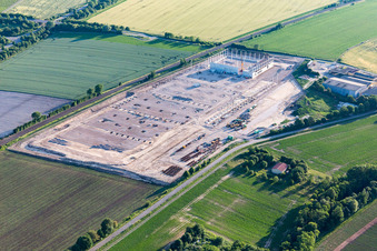 Vue aérienne de Nouveau chantier dans le parc industriel Am Bockenheim Weg pour la coopérative viticole du district de Wonnegau à Monsheim dans le département Rhénanie-Palatinat, Allemagne