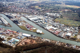 Vue aérienne de Port du Rhin à le quartier Mühlburg in Karlsruhe dans le département Bade-Wurtemberg, Allemagne