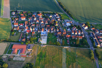 Vue aérienne de Brehmstraße Est à le quartier Minderslachen in Kandel dans le département Rhénanie-Palatinat, Allemagne