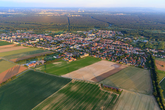 Vue oblique de Vue de la ville depuis le nord à Kandel dans le département Rhénanie-Palatinat, Allemagne