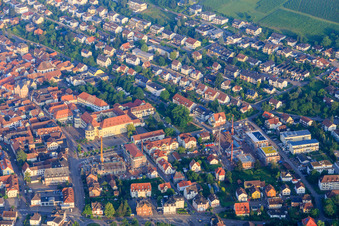 Vue aérienne de Rue Herzog-Wolfgang à Bad Bergzabern dans le département Rhénanie-Palatinat, Allemagne