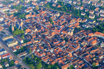 Vue aérienne de Marktstr à Bad Bergzabern dans le département Rhénanie-Palatinat, Allemagne