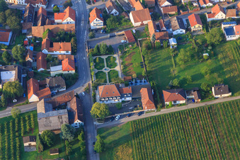 Vue aérienne de Château Oberotterbach à Oberotterbach dans le département Rhénanie-Palatinat, Allemagne