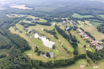 Club de golf à Soufflenheim dans le département Bas Rhin, France hors des airs