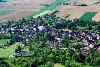 Vue aérienne de Birlenbach à Drachenbronn-Birlenbach dans le département Bas Rhin, France