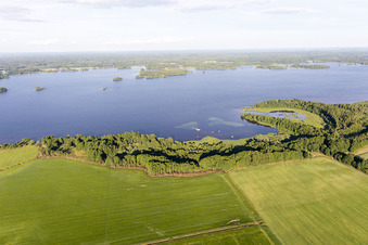 Vue aérienne de Skatelöv dans le département Kronoberg, Suède