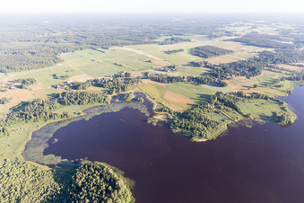 Vue oblique de Blädingenäs dans le département Kronoberg, Suède