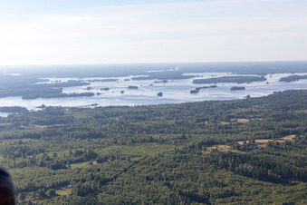 Vue oblique de Flogmyran dans le département Kronoberg, Suède