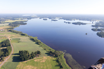 Torne dans le département Kronoberg, Suède vu d'un drone