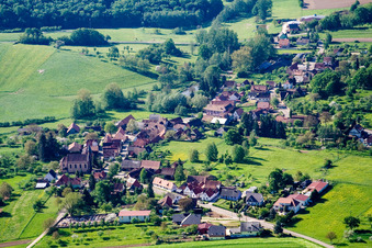 Vue aérienne de Eberbach-près-Wœrth à Gundershoffen dans le département Bas Rhin, France