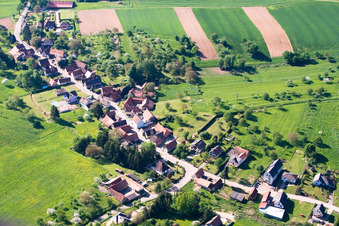 Vue aérienne de Schirlenhof à Gundershoffen dans le département Bas Rhin, France