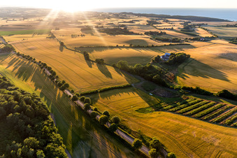 Borre dans le département Sjaelland, Danemark du point de vue du drone