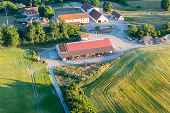 Klintholm Mon (DK), Dieux de Klintholm à Borre dans le département Sjaelland, Danemark hors des airs