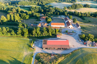 Klintholm Mon (DK), Dieux de Klintholm à Borre dans le département Sjaelland, Danemark depuis l'avion