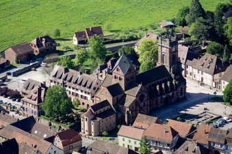 Vue aérienne de Neuwiller-lès-Saverne dans le département Bas Rhin, France