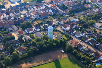 Vue aérienne de Au château d'eau à le quartier Böhl in Böhl-Iggelheim dans le département Rhénanie-Palatinat, Allemagne