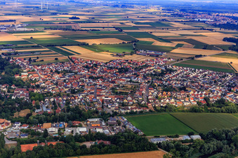 Photographie aérienne de Vue du village depuis l'est à Hördt dans le département Rhénanie-Palatinat, Allemagne
