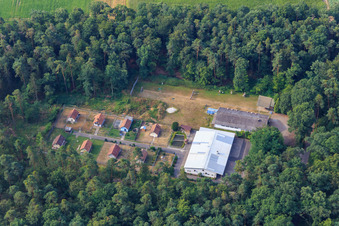 Vue aérienne de Association d'élevage de petits animaux et amoureux des oiseaux P22 Hatzenbühl à Hatzenbühl dans le département Rhénanie-Palatinat, Allemagne