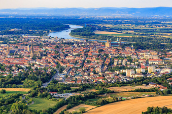 Vue aérienne de Vue de la ville depuis le sud-ouest à Speyer dans le département Rhénanie-Palatinat, Allemagne