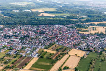 Vue oblique de Du nord-est à le quartier Rheinsheim in Philippsburg dans le département Bade-Wurtemberg, Allemagne