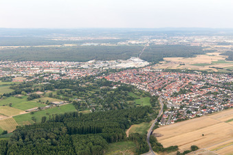 Quartier Graben in Graben-Neudorf dans le département Bade-Wurtemberg, Allemagne du point de vue du drone