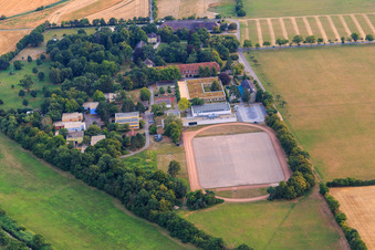 Vue aérienne de Centre de jeunesse Château Stutensee à le quartier Staffort in Stutensee dans le département Bade-Wurtemberg, Allemagne