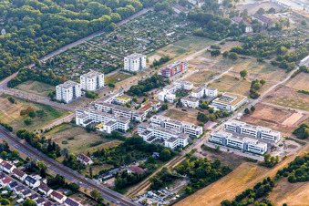 Vue aérienne de Parc technologique Karlsruhe à le quartier Rintheim in Karlsruhe dans le département Bade-Wurtemberg, Allemagne