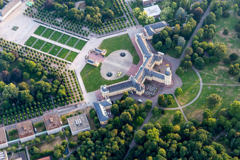 Vue aérienne de Parc du château du château Karlsruhe à le quartier Innenstadt-West in Karlsruhe dans le département Bade-Wurtemberg, Allemagne