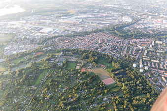 Vue aérienne de Quartier Daxlanden in Karlsruhe dans le département Bade-Wurtemberg, Allemagne