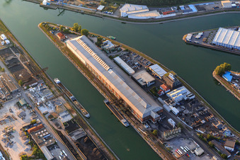 Vue aérienne de Jerich Allemagne Karlsruhe dans la Südbeckenstraße dans le port du Rhin à le quartier Mühlburg in Karlsruhe dans le département Bade-Wurtemberg, Allemagne