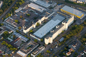 Photographie aérienne de Locaux de l'usine Siemens à le quartier Knielingen in Karlsruhe dans le département Bade-Wurtemberg, Allemagne