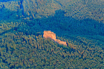 Vue aérienne de Asselstein de l'ouest à Wernersberg dans le département Rhénanie-Palatinat, Allemagne