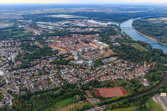 Vue aérienne de Centre-ville vu du sud-ouest à Germersheim dans le département Rhénanie-Palatinat, Allemagne