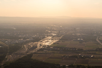 Vue aérienne de Gare de triage à le quartier Hochstätt in Mannheim dans le département Bade-Wurtemberg, Allemagne