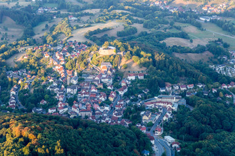 Vue aérienne de Complexe du château du Schloss Café Reichenberg (Odenwald) à Reichelsheim dans le département Hesse, Allemagne