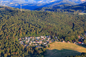 Vue aérienne de Kehberstr à le quartier Seidenbuch in Lindenfels dans le département Hesse, Allemagne