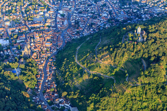 Vue aérienne de Starkenburg au-dessus de Siegfriedstr à Heppenheim dans le département Hesse, Allemagne
