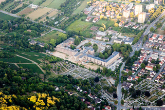 Vue aérienne de Chantier de construction pour la rénovation et la restauration du complexe résidentiel (Bergstraße) à Heppenheim dans le département Hesse, Allemagne