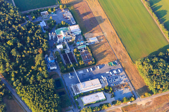 Vue aérienne de ReFood GmbH & Co. KG et Süpro GmbH à le quartier Hüttenfeld in Lampertheim dans le département Hesse, Allemagne