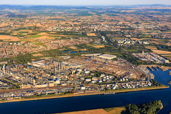 Quartier BASF in Ludwigshafen am Rhein dans le département Rhénanie-Palatinat, Allemagne vue du ciel