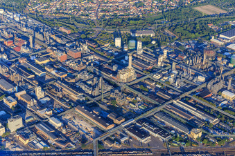 Quartier BASF in Ludwigshafen am Rhein dans le département Rhénanie-Palatinat, Allemagne depuis l'avion