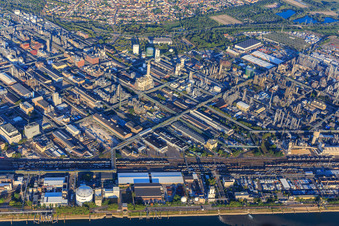Vue d'oiseau de Quartier BASF in Ludwigshafen am Rhein dans le département Rhénanie-Palatinat, Allemagne