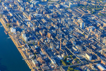 Vue aérienne de Quartier BASF in Ludwigshafen am Rhein dans le département Rhénanie-Palatinat, Allemagne